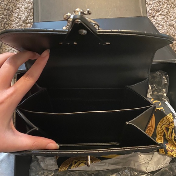 Versace bag - Picture 7 of 9